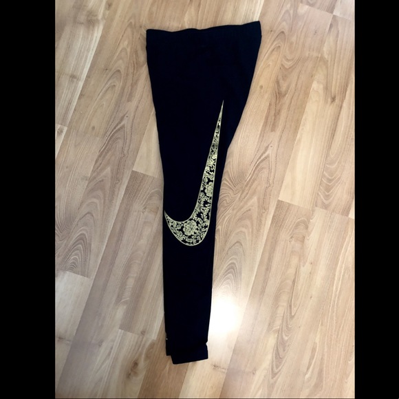 Nike Swoosh Logo Leggings - SOLD - Picture 4 of 4